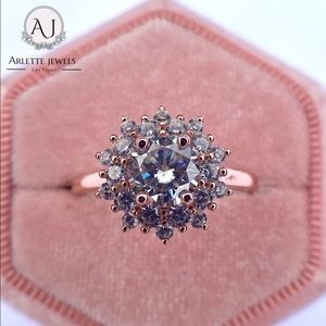 💖OFFERS?💖Halo moissanite diamond engagement ring